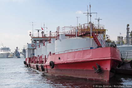 Экспорт снова кормит: нефтяникам стало выгоднее заливать цистерны в порт, чем на НПЗ