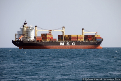 MSC и COSCO закрывают прием: перевозчики перекладывают на клиента цену эвакуации флота из Персидского залива